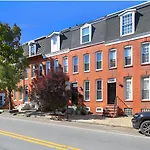 Federal Hill & Inner Harbor Lux Retreat Sleeps 6