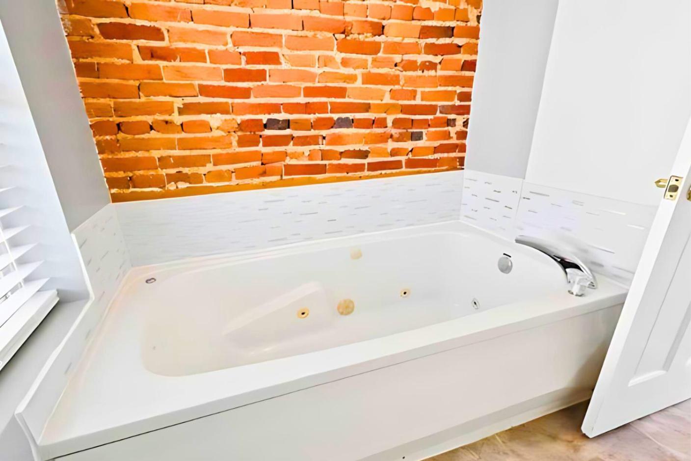 Federal Hill & Inner Harbor Lux Retreat Sleeps 6